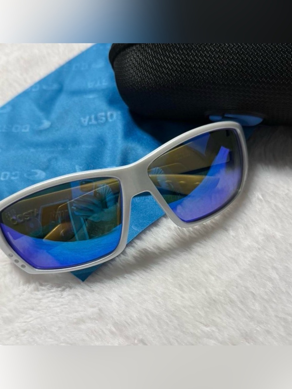 Costa Del Mar Tuna Alley sunglasses - matte white w/blue mirrored 580P lenses